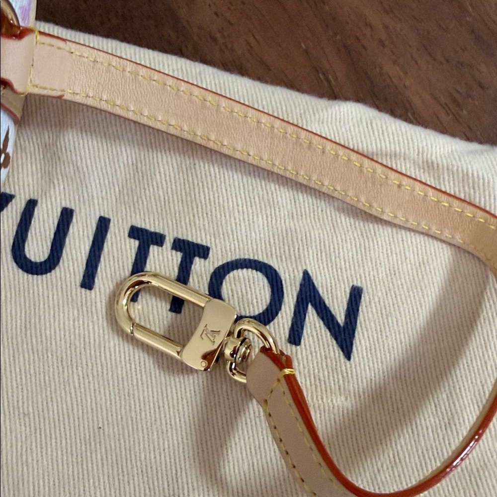 Louis Vuitton LV X TM micro speedy bag charm - Picture 7 of 12